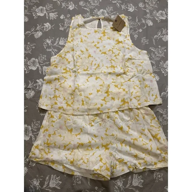 two piece set Blu Pepper Summer Daisy Crop And Short Set Size Small - New Women | Color: Yellow/Green | Size: S Mercari $20