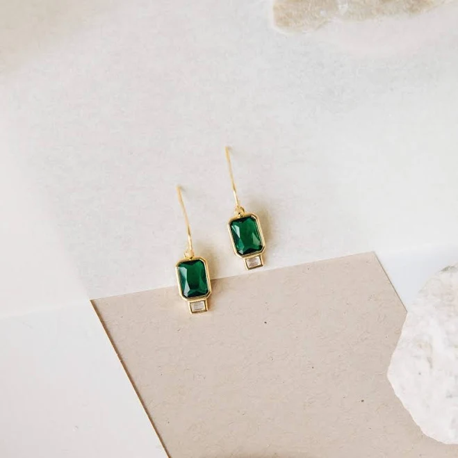 accessory Caitlyn Minimalist 18K Gold Emerald Drop Earrings Caitlyn Minimalist $28.4