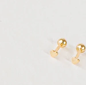 accessory Caitlyn Minimalist Dainty Tiny Heart Stud Earrings in 18K Gold Caitlyn Minimalist $27