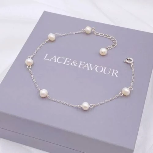 accessory Elenoa Dainty Pearl Chain Bracelet Lace & Favour $39