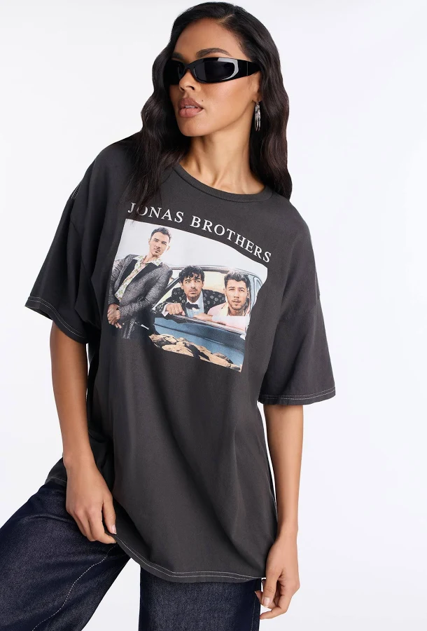 top Fashion Nova Oversized Washed Short Sleeve Graphic T-Shirt Fashion Nova $12