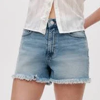 bottoms H&M Ladies Frayed Denim Shorts H&M $24.99