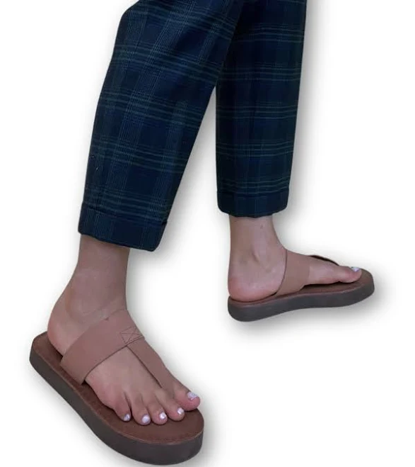 shoes Oobash Women's Katherine Leather Thong Sandal oobash $29.99