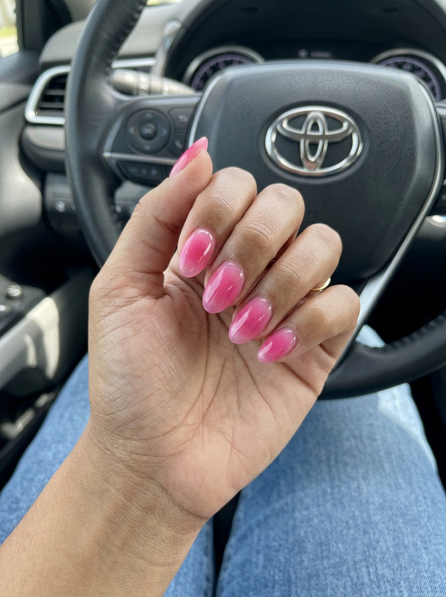 Short summer nails 2026: Cobalt blue jelly aura gradient for beach vacations and festivals.