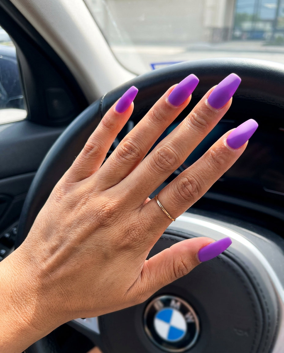 Sultry hot pink velvet oval nails for date nights and special occasions. Solid summer nails 2026.